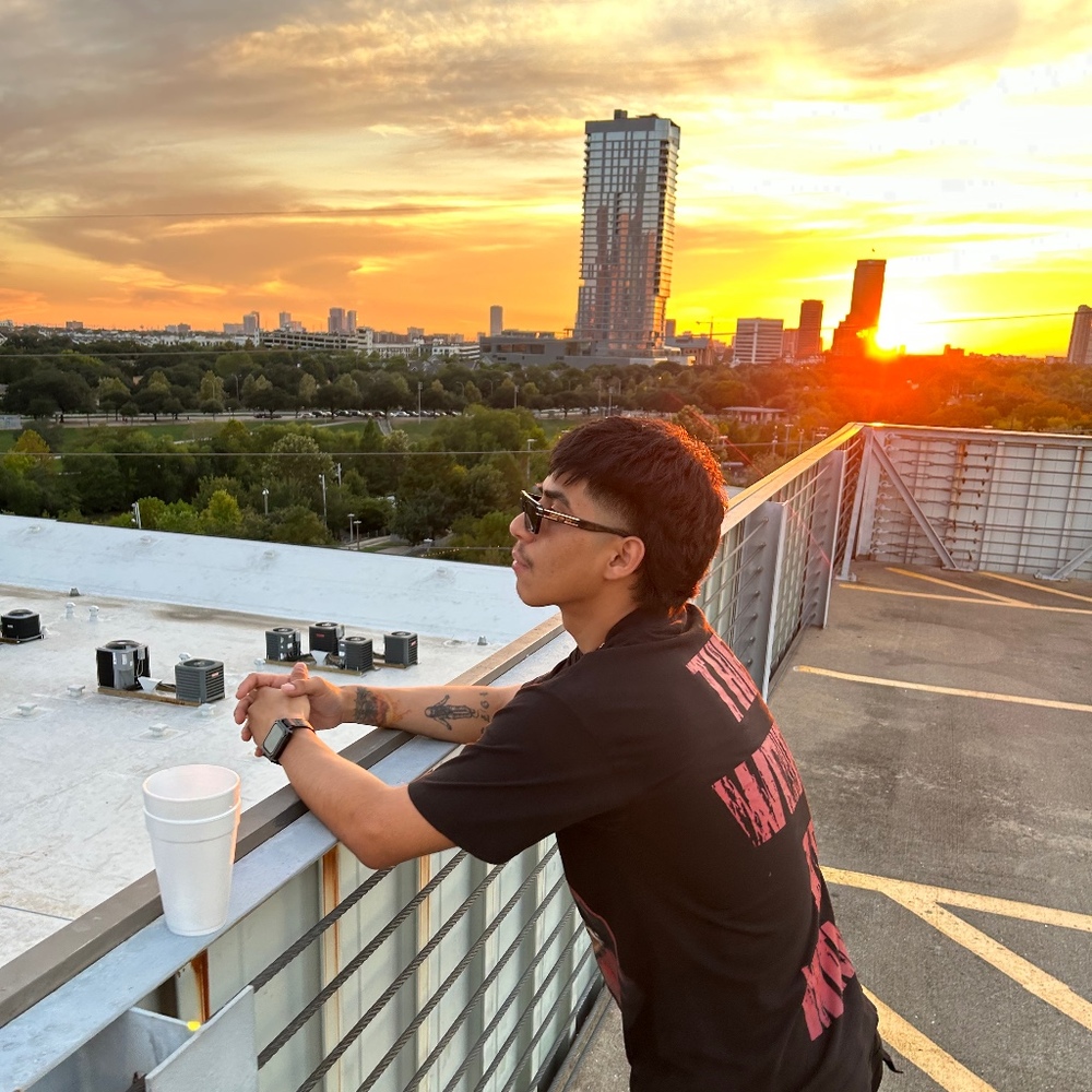 Meet your Posher, Josue